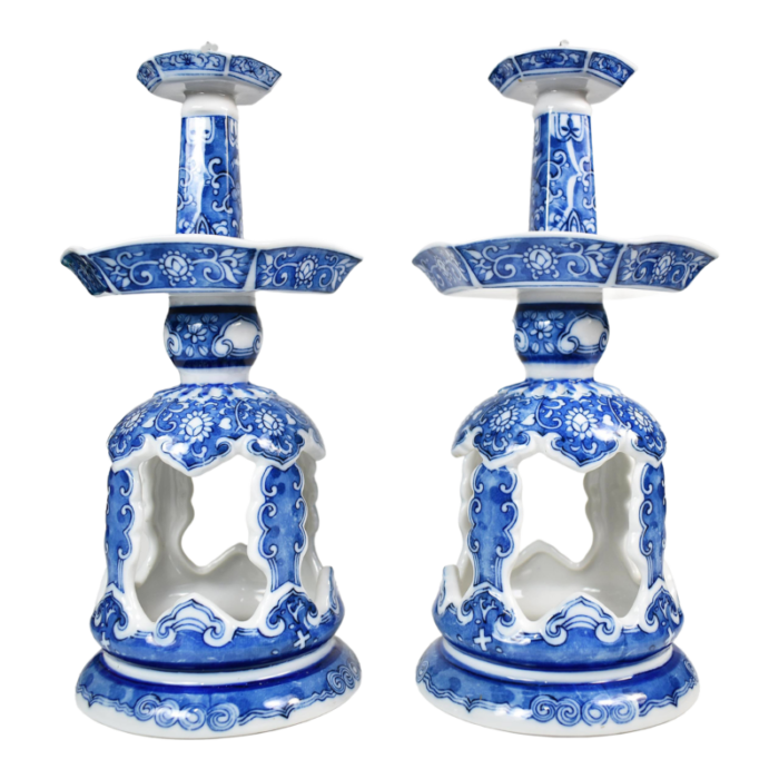 1970s chinoiserie pagoda blue and white porcelain candle stick holders a pair 3989