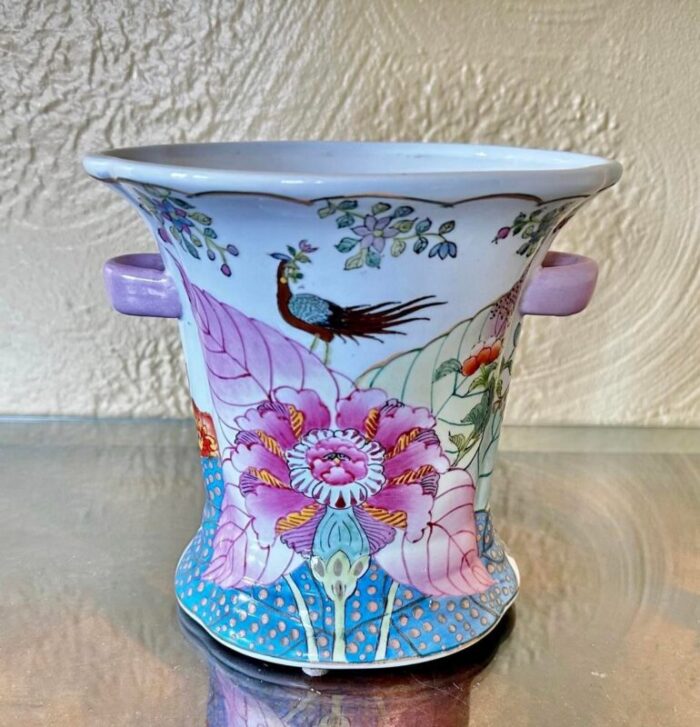 1980s asian cachepot vase in the style of mottahedeh 1541