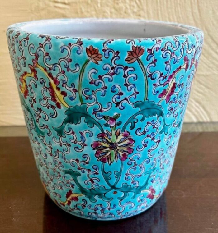 1980s chinoiserie style turquoise cachepot plantar or vase in a botanical pattern 1672