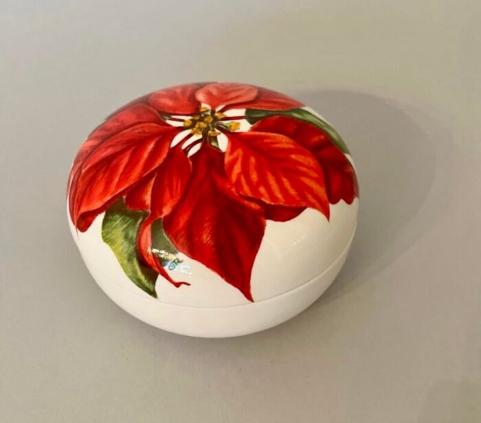 1990s villeroy and boch poinsettia trinket candy box in winter flowers made in luxembourg 4687