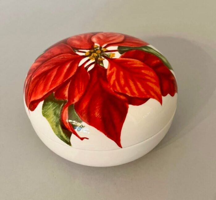 1990s villeroy and boch poinsettia trinket candy box in winter flowers made in luxembourg 6837