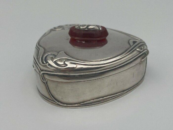 art nouveau box in silver 2