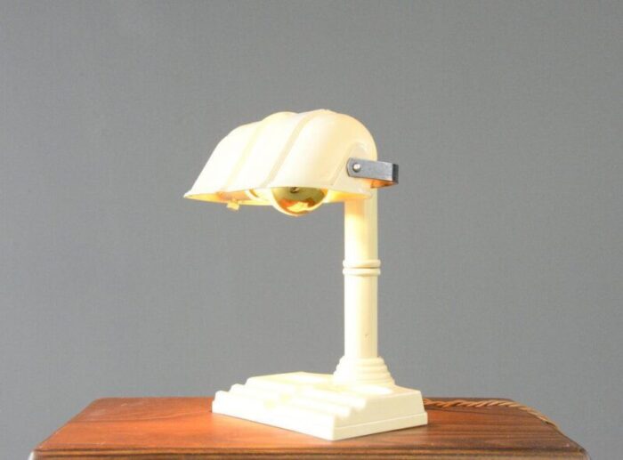 bakelite desk lamp by atlas appliance corp brooklyn 1920s 8438