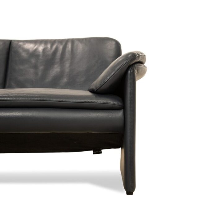 bora leather two seater sofa from leolux 2665