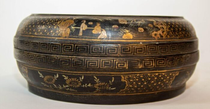 chinese export round box black lacquered gilt painted covered box 1950s 7227