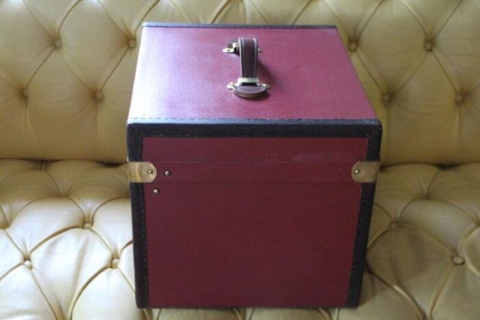 cube shape french red canvas trunk 1930s 10