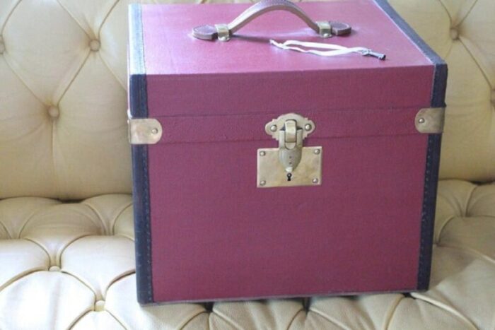 cube shape french red canvas trunk 1930s 3