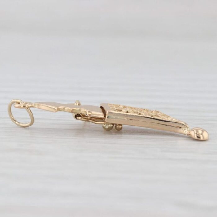 dagger and scabbard sheath charm 18k yellow gold vintage pendant opens 4740