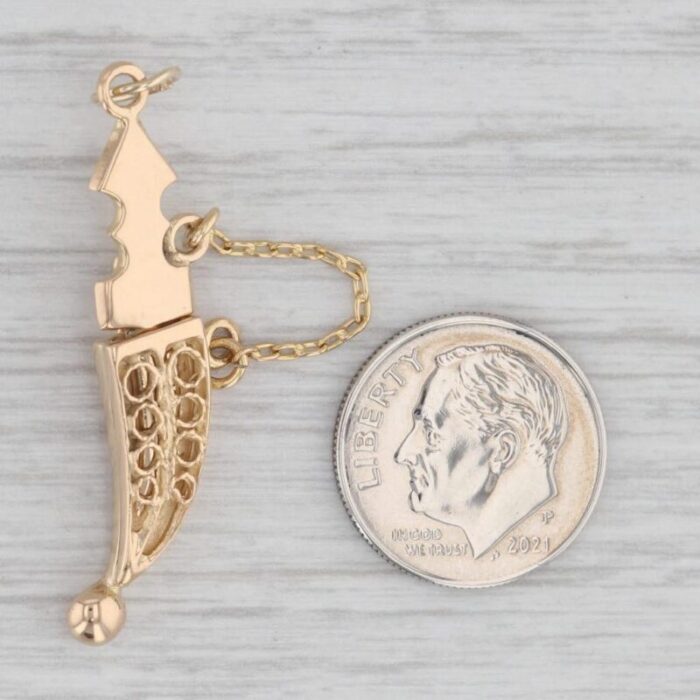 dagger and scabbard sheath charm 18k yellow gold vintage pendant opens 8427