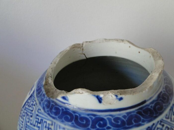 grand chinese vase in blue and white 3