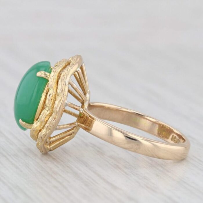 green chrysoprase oval cabochon solitaire ring 14k yellow gold size 575 9437