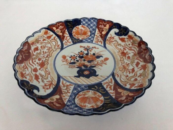 large antique japanese dish in porcelain with seal 5