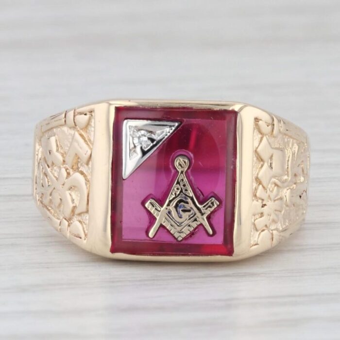 masonic nugget signet diamond synthetic ruby 10k yellow gold ring size 12 0096