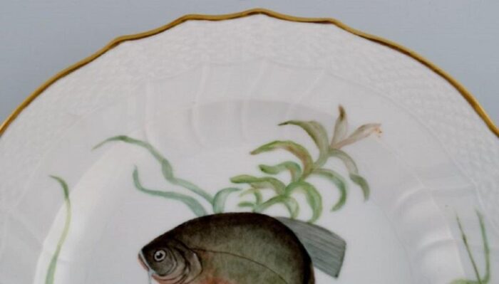 porcelain dinner plate with hand painted fish motif from royal copenhagen 4