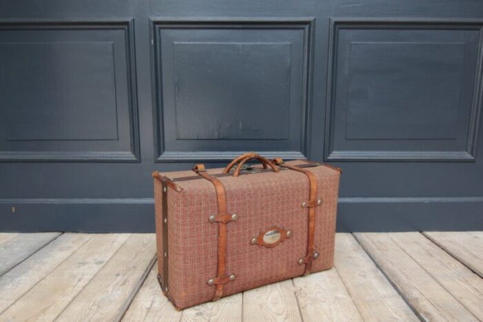 post carriage travel case 4