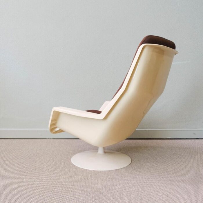 swivel armchair and side table by robin day for hille 1970s set of 2 6180