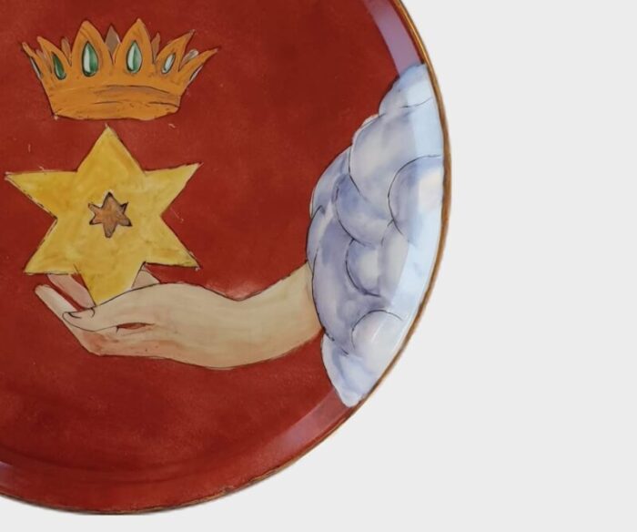 the crowned star serving plate by lithian ricci 2