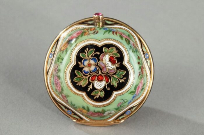 vinaigrette in gold with enamel and precious stones 11