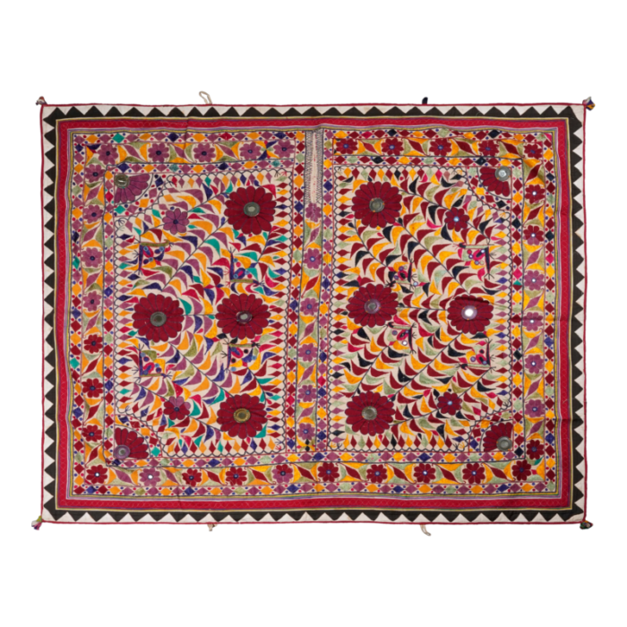 vintage 1980s hand embroidered gujarati textile 1667