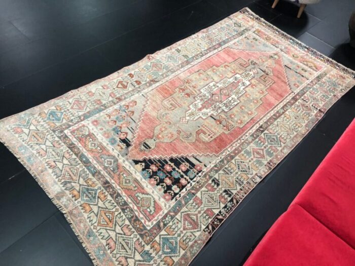 vintage anatolian ouhsak rug 4