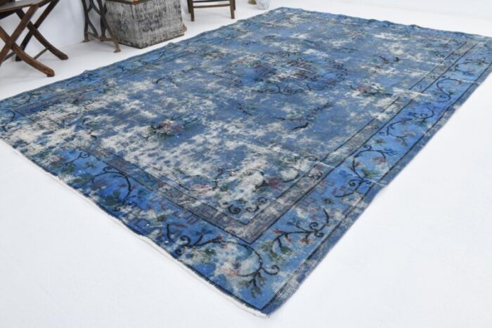 vintage blue rug in wool 2