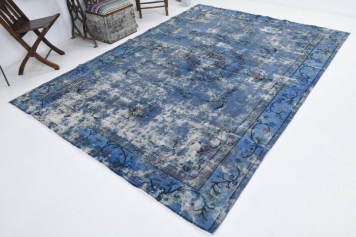 vintage blue rug in wool 4