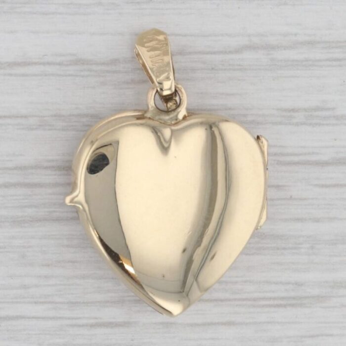 vintage cultured pearl cluster heart picture locket pendant 14k gold engravable 8748