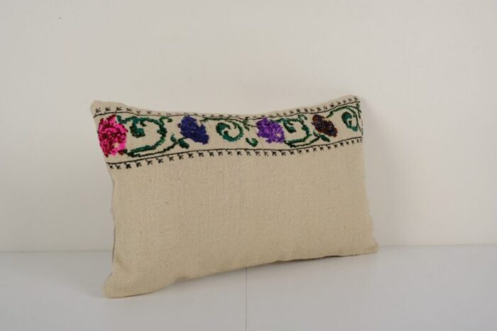 vintage floral pattern kilim rug pillow case 3