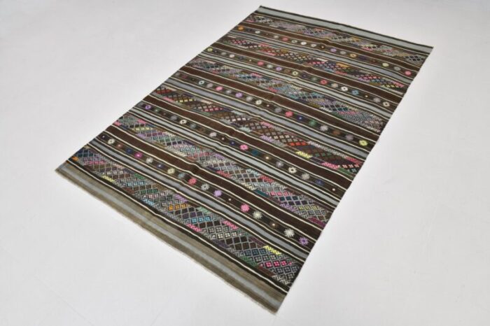 vintage kilim rug 2