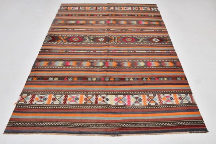 vintage kilim rug in wool 3