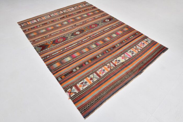 vintage kilim rug in wool 4