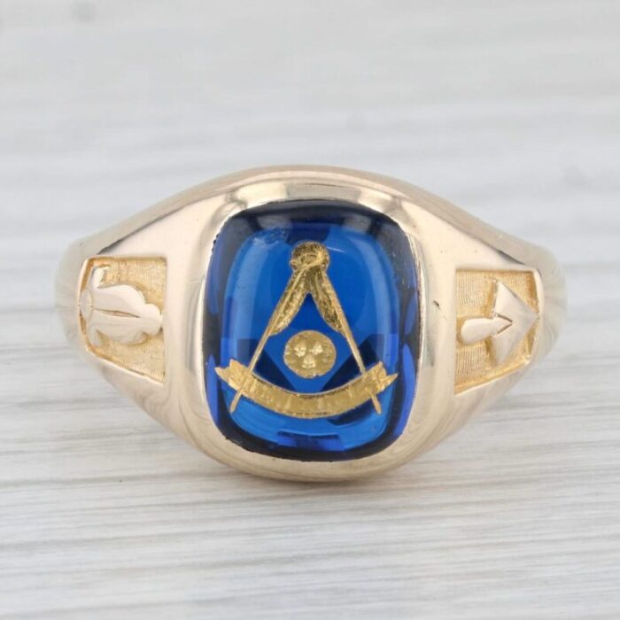 vintage lab created spinel past master mason ring 10k yellow gold size 1025 0755