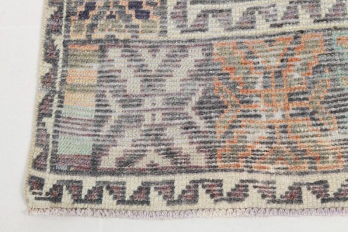 vintage rug in wool 9