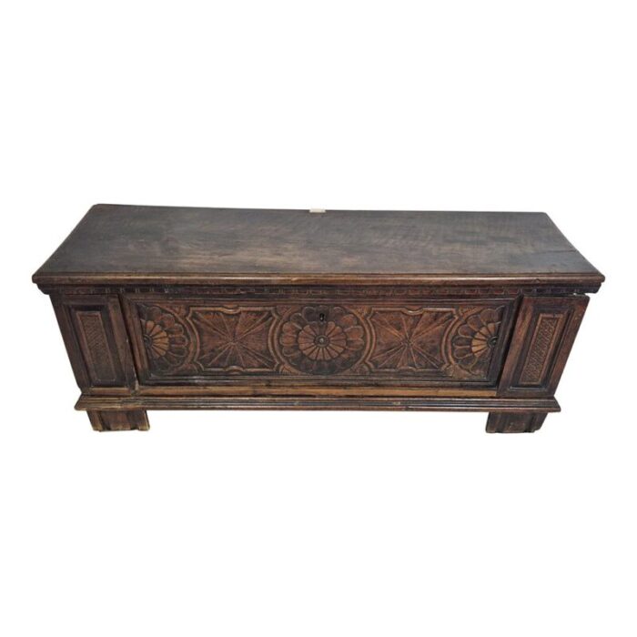 vintage wooden chest 7307