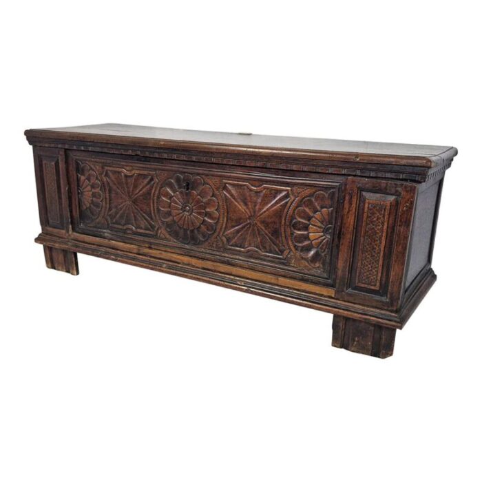 vintage wooden chest 9551